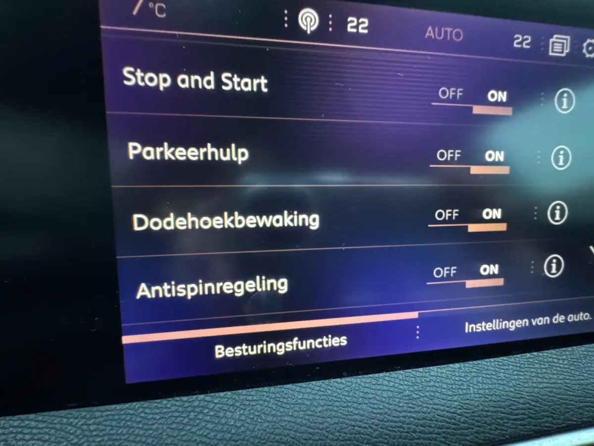 1.2 PureTech Blue Lease GT-Line / Pano / Leder / 7 Persoons .