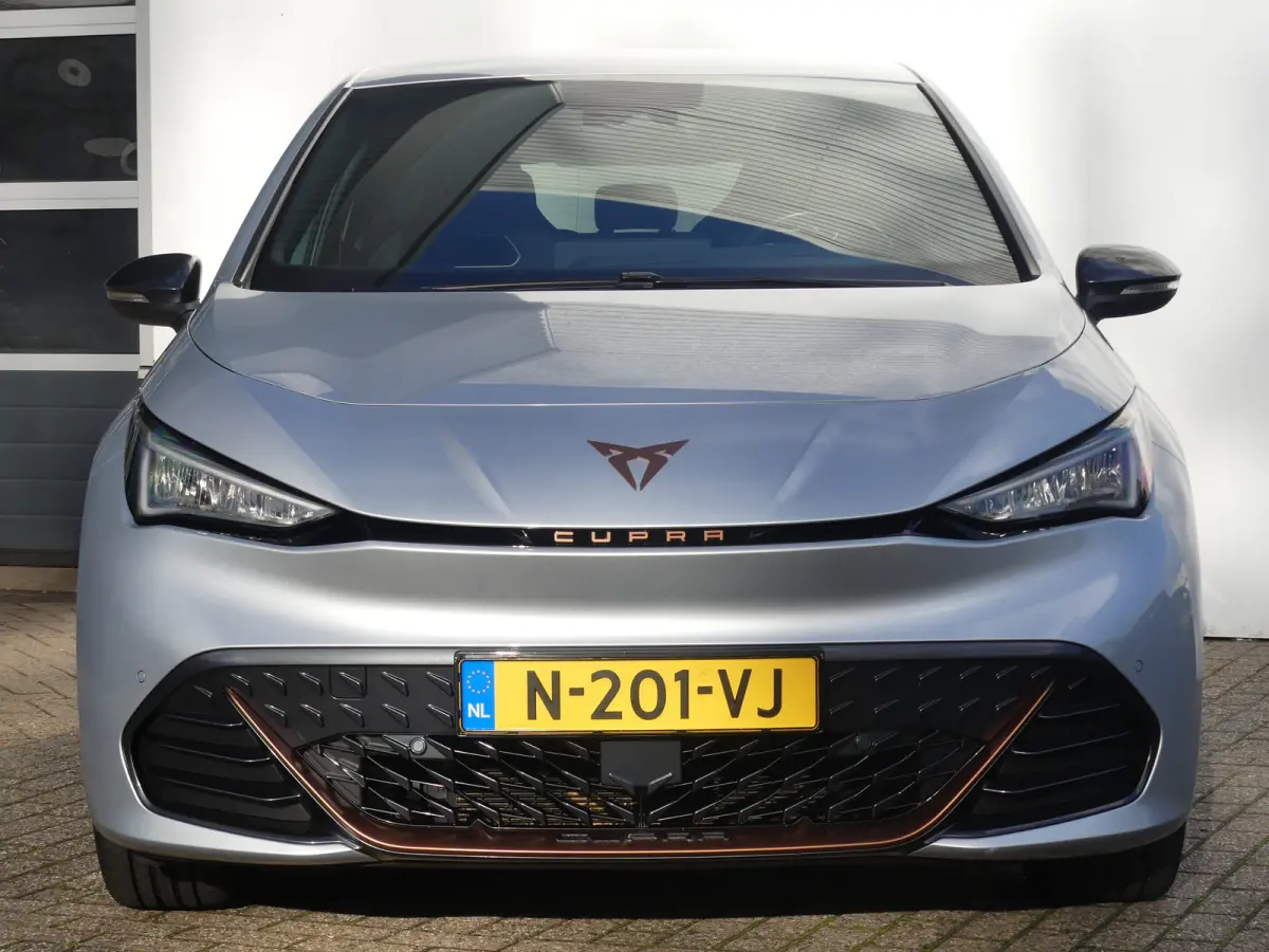 Adrenaline One 62 kWh | ADAPTIVE CRUISE | STOEL+STUURVERWARMING | CAMERA | PARKEERSENSOREN V+A | LMV 19" | NAVI | APPLE CARPLAY / ANDROID AUTO |