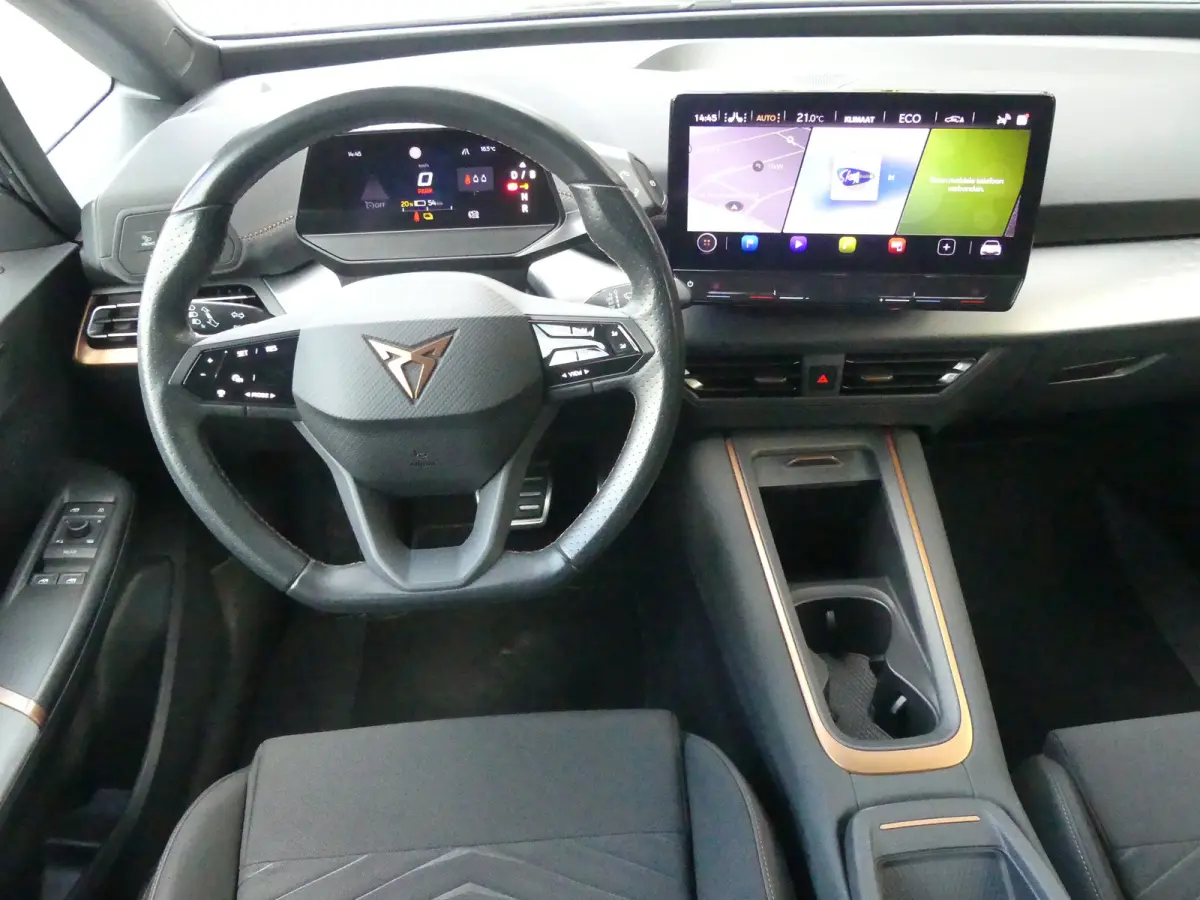 Adrenaline One 62 kWh | ADAPTIVE CRUISE | STOEL+STUURVERWARMING | CAMERA | PARKEERSENSOREN V+A | LMV 19" | NAVI | APPLE CARPLAY / ANDROID AUTO |