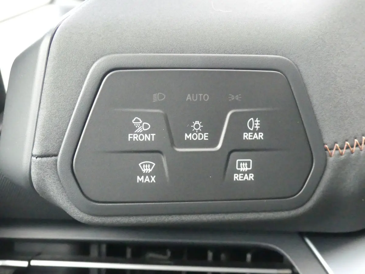 Adrenaline One 62 kWh | ADAPTIVE CRUISE | STOEL+STUURVERWARMING | CAMERA | PARKEERSENSOREN V+A | LMV 19" | NAVI | APPLE CARPLAY / ANDROID AUTO |