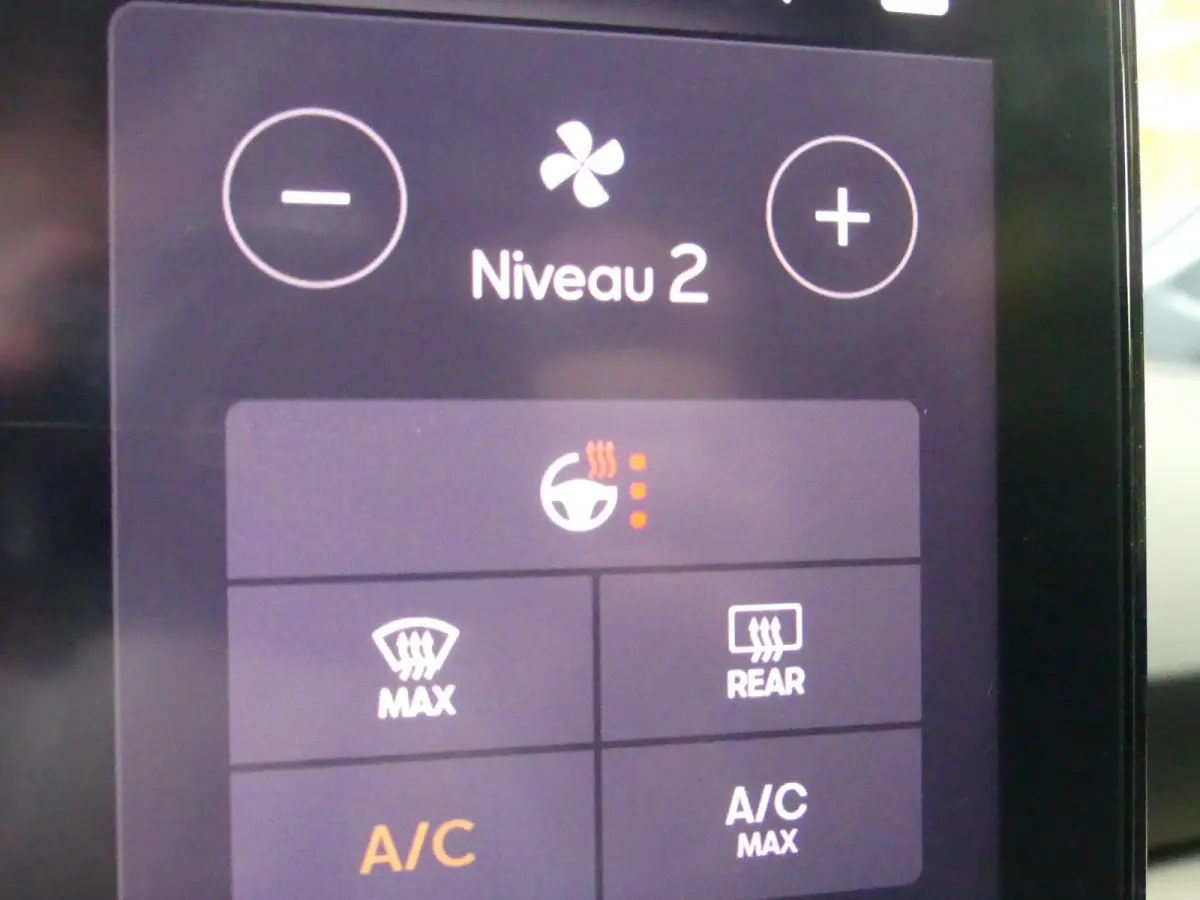 Adrenaline One 62 kWh | ADAPTIVE CRUISE | STOEL+STUURVERWARMING | CAMERA | PARKEERSENSOREN V+A | LMV 19" | NAVI | APPLE CARPLAY / ANDROID AUTO |