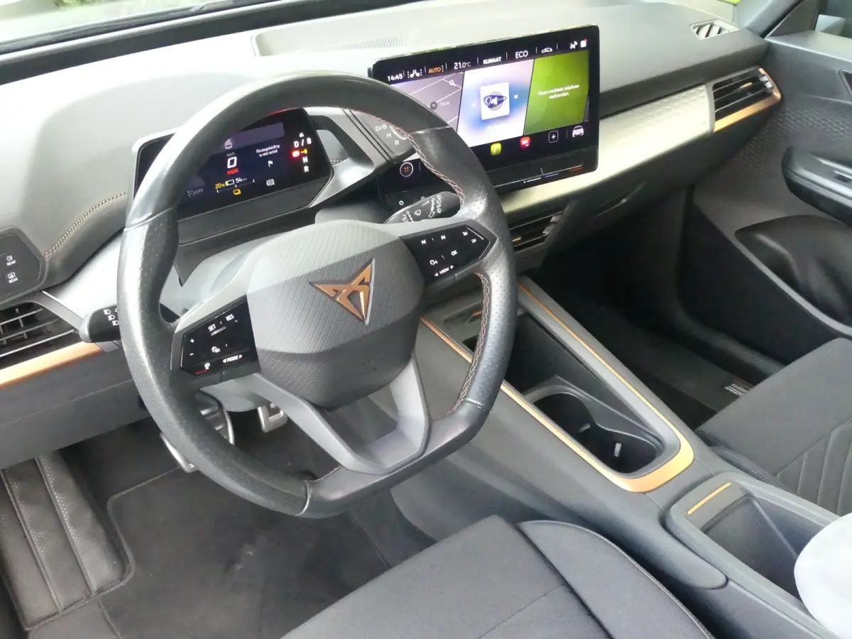 Adrenaline One 62 kWh | ADAPTIVE CRUISE | STOEL+STUURVERWARMING | CAMERA | PARKEERSENSOREN V+A | LMV 19" | NAVI | APPLE CARPLAY / ANDROID AUTO |