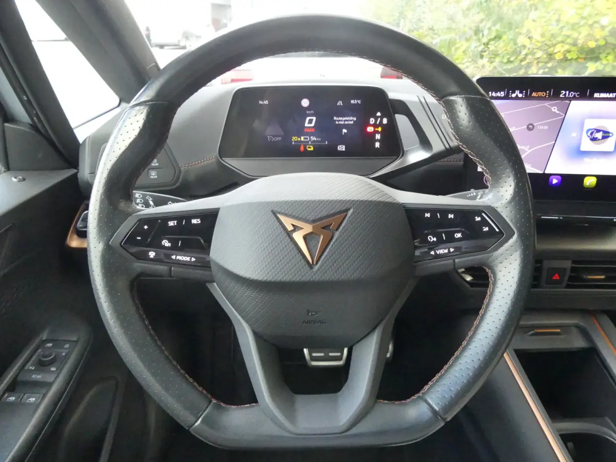 Adrenaline One 62 kWh | ADAPTIVE CRUISE | STOEL+STUURVERWARMING | CAMERA | PARKEERSENSOREN V+A | LMV 19" | NAVI | APPLE CARPLAY / ANDROID AUTO |
