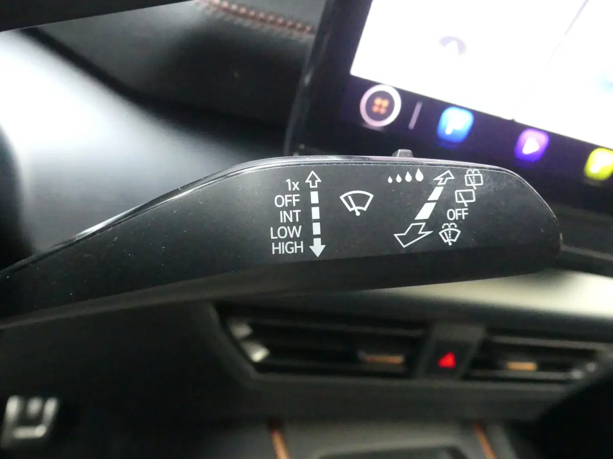 Adrenaline One 62 kWh | ADAPTIVE CRUISE | STOEL+STUURVERWARMING | CAMERA | PARKEERSENSOREN V+A | LMV 19" | NAVI | APPLE CARPLAY / ANDROID AUTO |