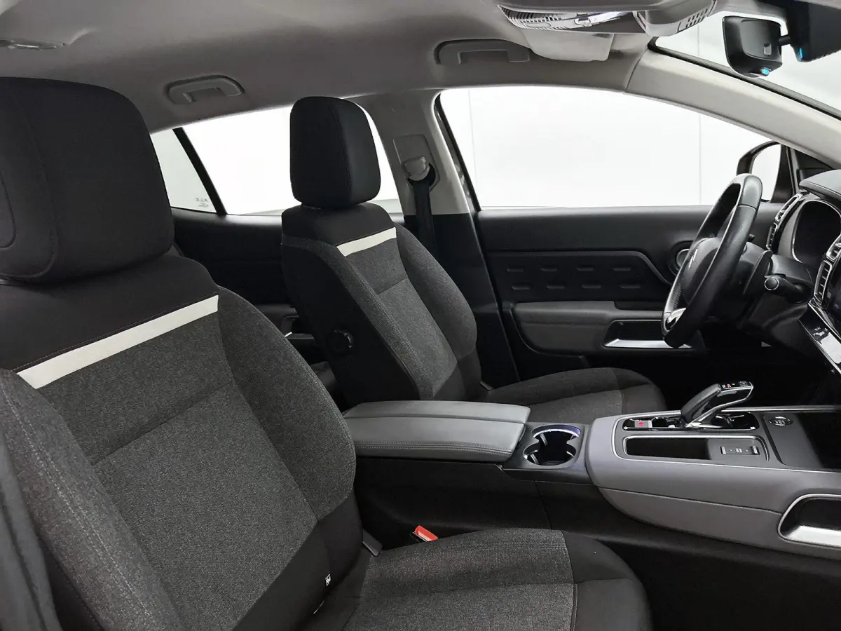 SUV Business 1.6 Plug-in Hybrid 225pk Automaat | Navigatie | Achteruitrijcamera | Climate Control | Cruise Control | Parkeersensoren v+a | Dodehoeksensor | Led koplampen | Keyless | Armsteun