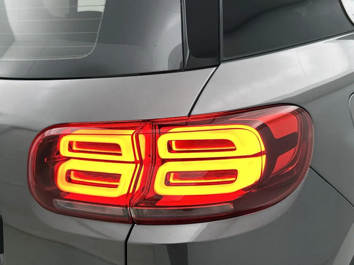 SUV Business 1.6 Plug-in Hybrid 225pk Automaat | Navigatie | Achteruitrijcamera | Climate Control | Cruise Control | Parkeersensoren v+a | Dodehoeksensor | Led koplampen | Keyless | Armsteun