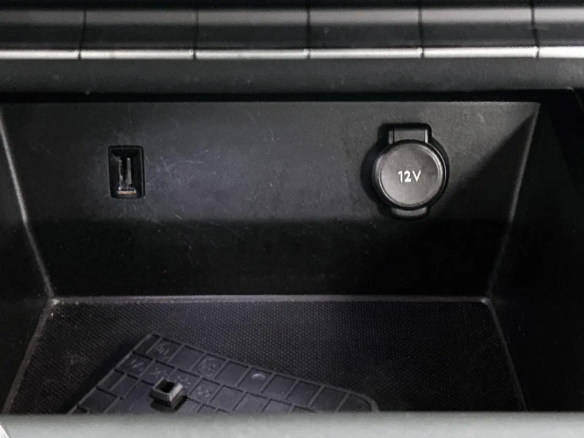 SUV Business 1.6 Plug-in Hybrid 225pk Automaat | Navigatie | Achteruitrijcamera | Climate Control | Cruise Control | Parkeersensoren v+a | Dodehoeksensor | Led koplampen | Keyless | Armsteun
