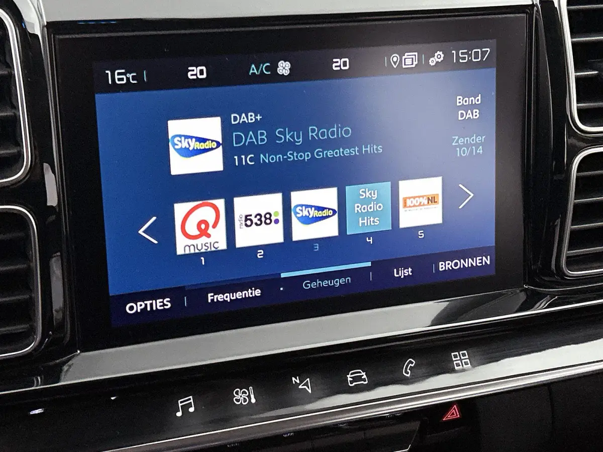 SUV Business 1.6 Plug-in Hybrid 225pk Automaat | Navigatie | Achteruitrijcamera | Climate Control | Cruise Control | Parkeersensoren v+a | Dodehoeksensor | Led koplampen | Keyless | Armsteun