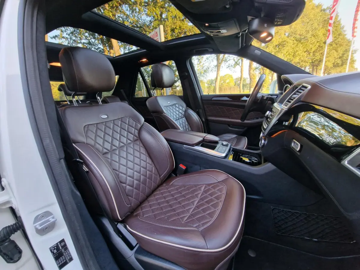 ML 500 4.7-liter V8 Biturbo 409PK|AMG-uitgevoerd|Designo|360'Camera|Trekhaak|LEER|Xenon|ACC|Stoel&Stuur-verwarming|Karman&Kardon|Schuifdak|