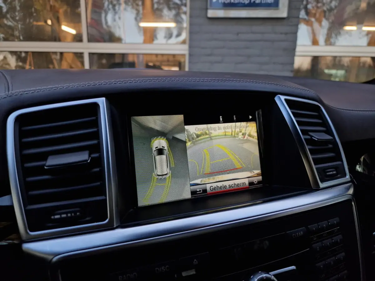 ML 500 4.7-liter V8 Biturbo 409PK|AMG-uitgevoerd|Designo|360'Camera|Trekhaak|LEER|Xenon|ACC|Stoel&Stuur-verwarming|Karman&Kardon|Schuifdak|