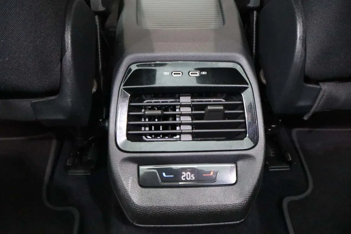 GTX 300pk 4Motion 77 kWh | SoH 93% | Panoramadak | Warmtepomp | Wegklapbare Trekhaak