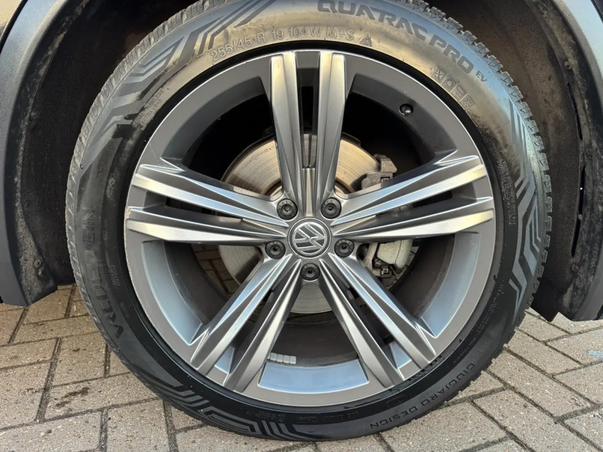 1.4 TSI ACT Highline Business R-Line / Pano / Virtual / ACC / Leder / Trekhaak / Zeer Kompleet.