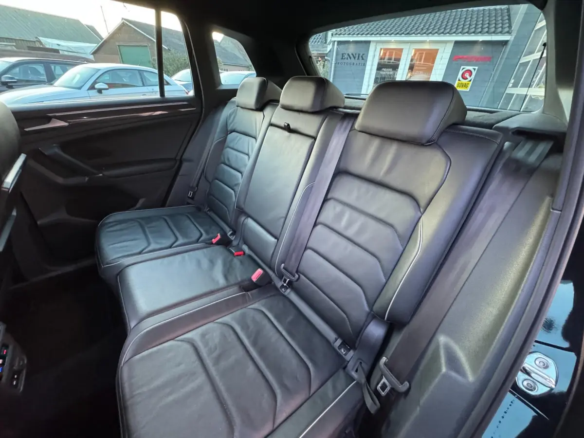 1.4 TSI ACT Highline Business R-Line / Pano / Virtual / ACC / Leder / Trekhaak / Zeer Kompleet.