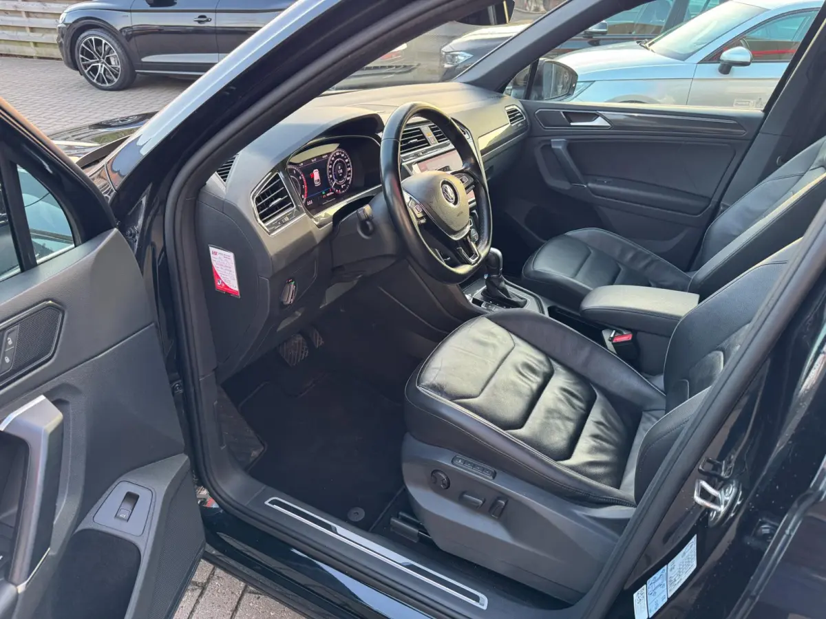 1.4 TSI ACT Highline Business R-Line / Pano / Virtual / ACC / Leder / Trekhaak / Zeer Kompleet.