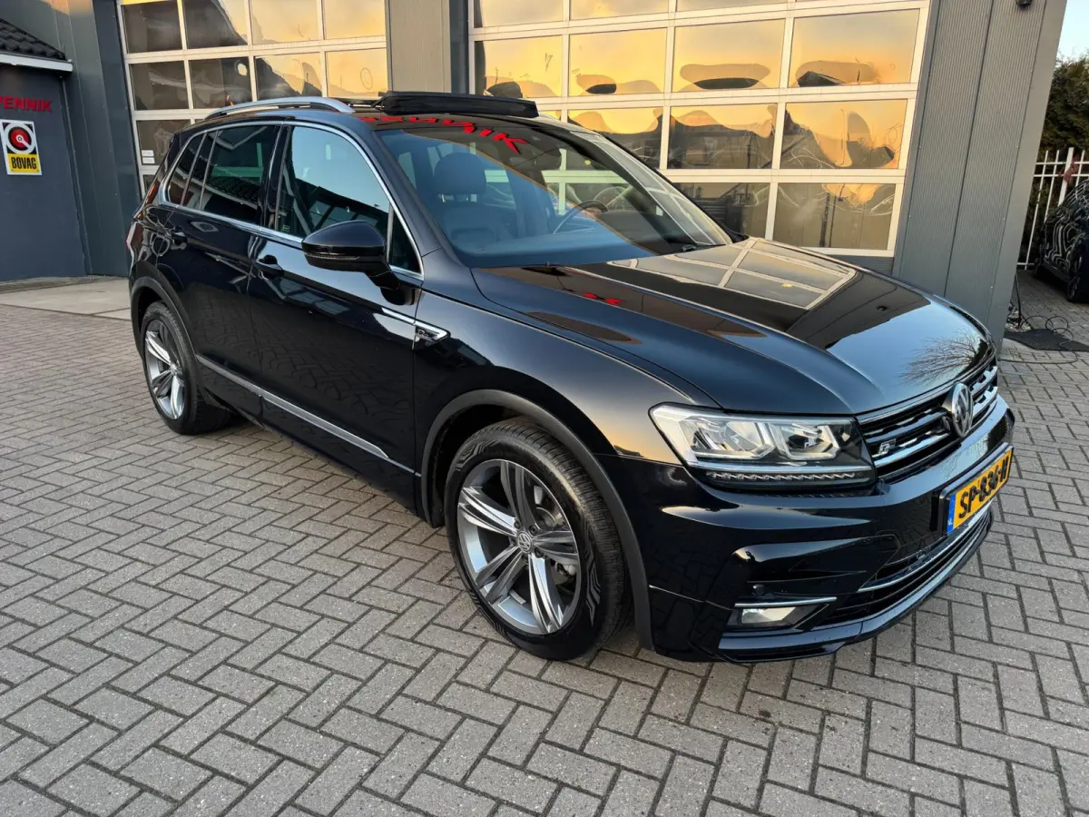 1.4 TSI ACT Highline Business R-Line / Pano / Virtual / ACC / Leder / Trekhaak / Zeer Kompleet.