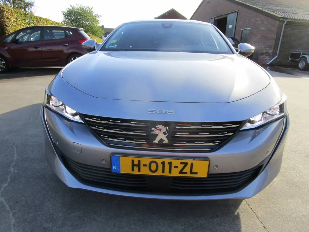 1.5 BlueHDI Allure Avantage cam leer nieuwstaat