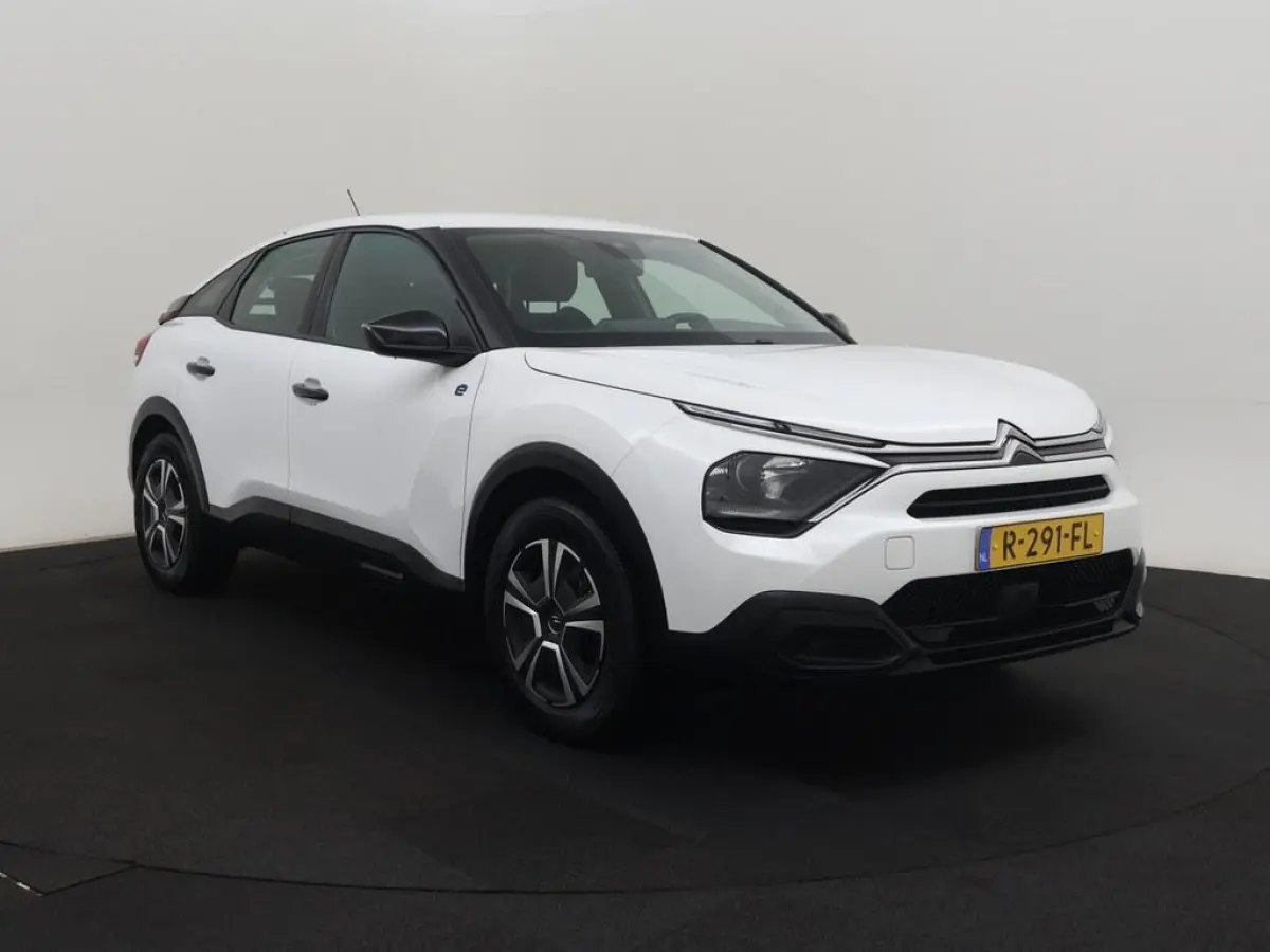 Live 50 kWh Carplay/Ecc/Cruise/Led/DaB 1e eigenaar
