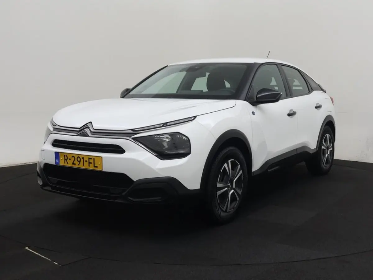 Live 50 kWh Carplay/Ecc/Cruise/Led/DaB 1e eigenaar