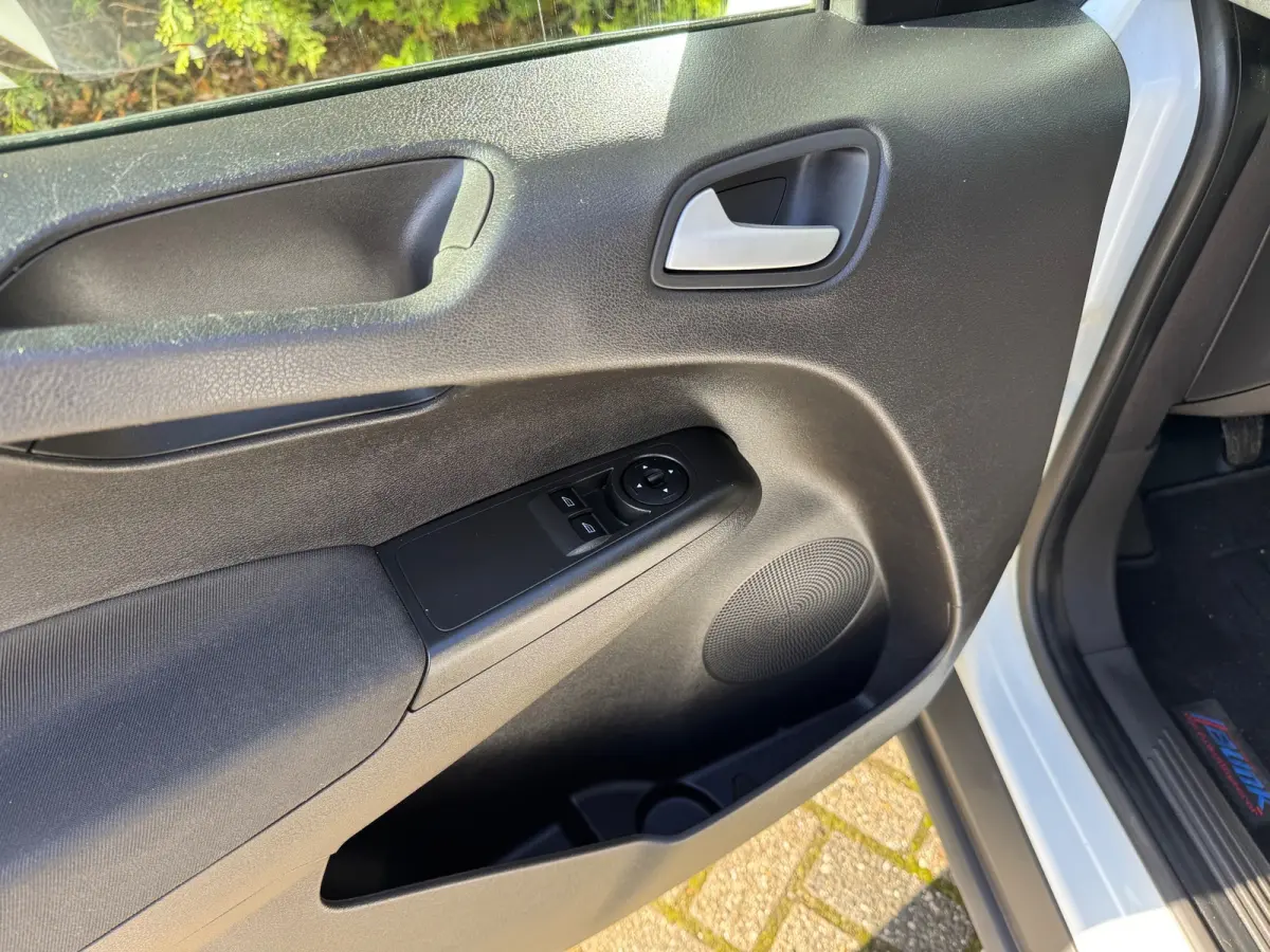 1.0 Trend EcoBoost S&S | Airco | Voorruitverwarming | Elektrische ramen