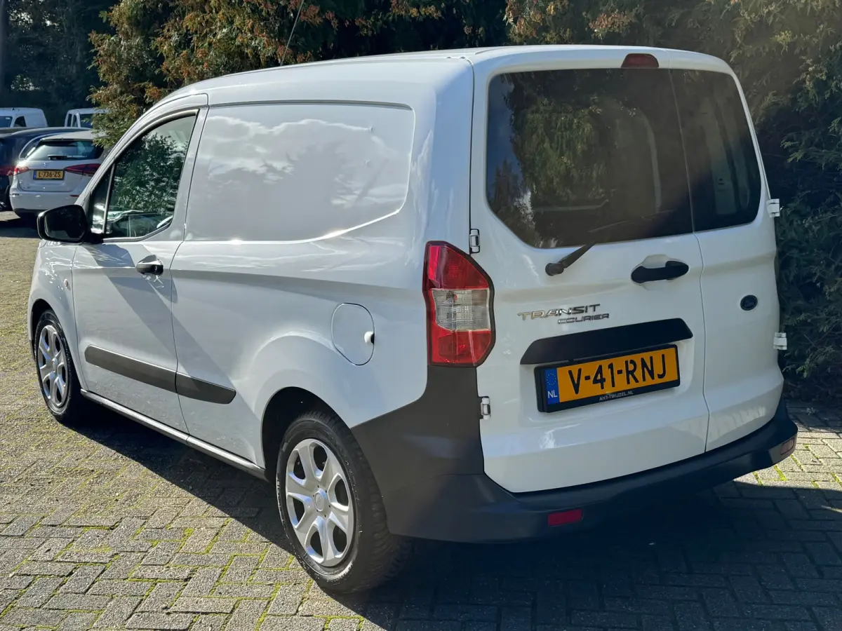 1.0 Trend EcoBoost S&S | Airco | Voorruitverwarming | Elektrische ramen