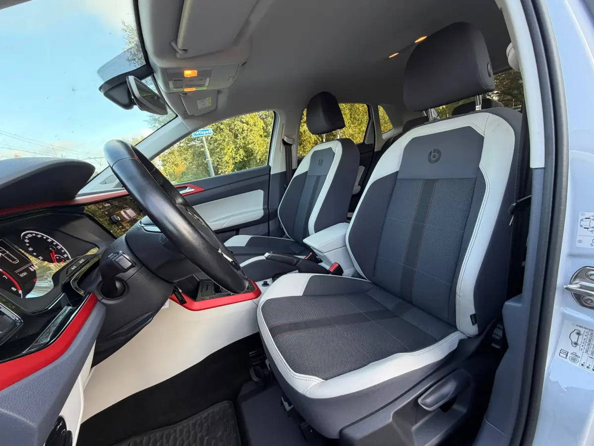1.0 TSI Highline BEATS I 1E EIGENAAR I CLIMA I PDC I LED I UNIEK