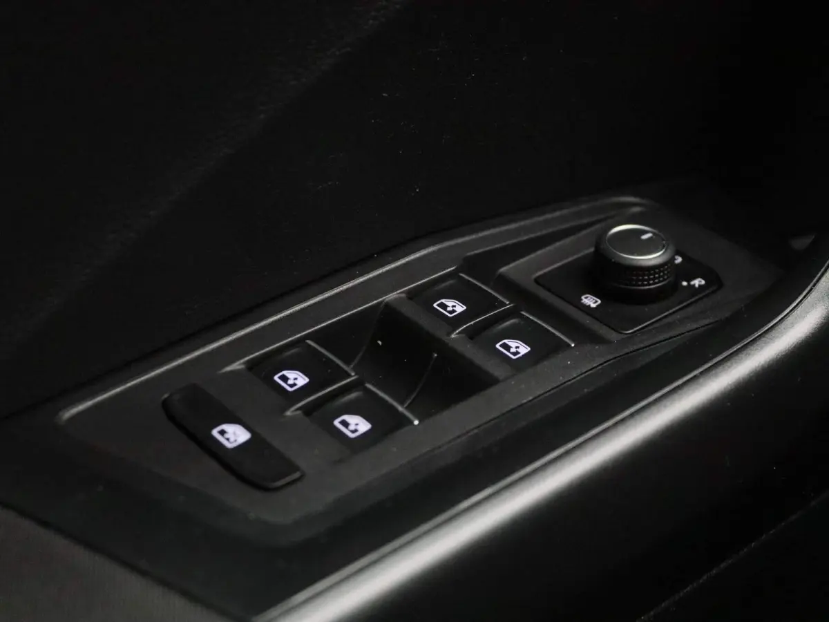 1.0 TSI Style 116 PK Origineel Nederlands | Navigatie | Apple Carplay | Android Auto | Parkeersensoren | DAB | Adaptive Cruise Control |