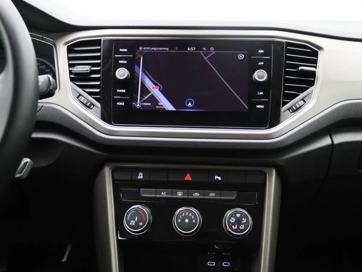 1.0 TSI Style 116 PK Origineel Nederlands | Navigatie | Apple Carplay | Android Auto | Parkeersensoren | DAB | Adaptive Cruise Control |