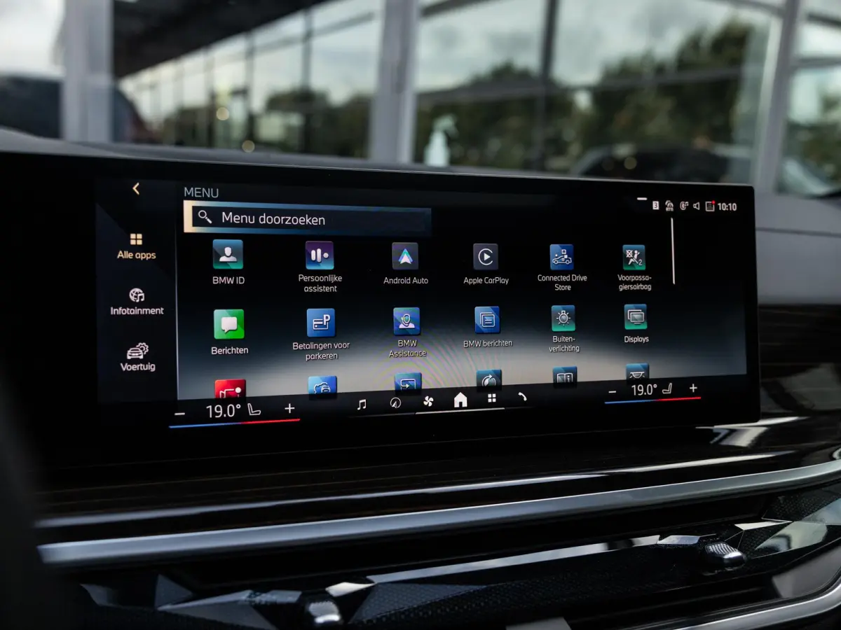 xDrive50e | DRAVITGRAU | ACHTERAS BESTURING | PANORAMADAK | TREKHAAK | SOFTCLOSE | STOELVENTILATIE | STOELVERWARMING | HARMAN KARDON | INTEGRAL ACTIVE STEERING | STOELMASSAGE | MEMORY | NL A