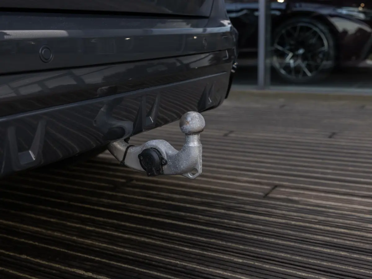 xDrive50e | DRAVITGRAU | ACHTERAS BESTURING | PANORAMADAK | TREKHAAK | SOFTCLOSE | STOELVENTILATIE | STOELVERWARMING | HARMAN KARDON | INTEGRAL ACTIVE STEERING | STOELMASSAGE | MEMORY | NL A
