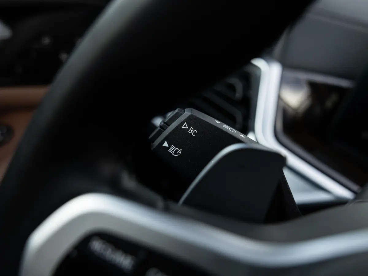 xDrive50e | DRAVITGRAU | ACHTERAS BESTURING | PANORAMADAK | TREKHAAK | SOFTCLOSE | STOELVENTILATIE | STOELVERWARMING | HARMAN KARDON | INTEGRAL ACTIVE STEERING | STOELMASSAGE | MEMORY | NL A