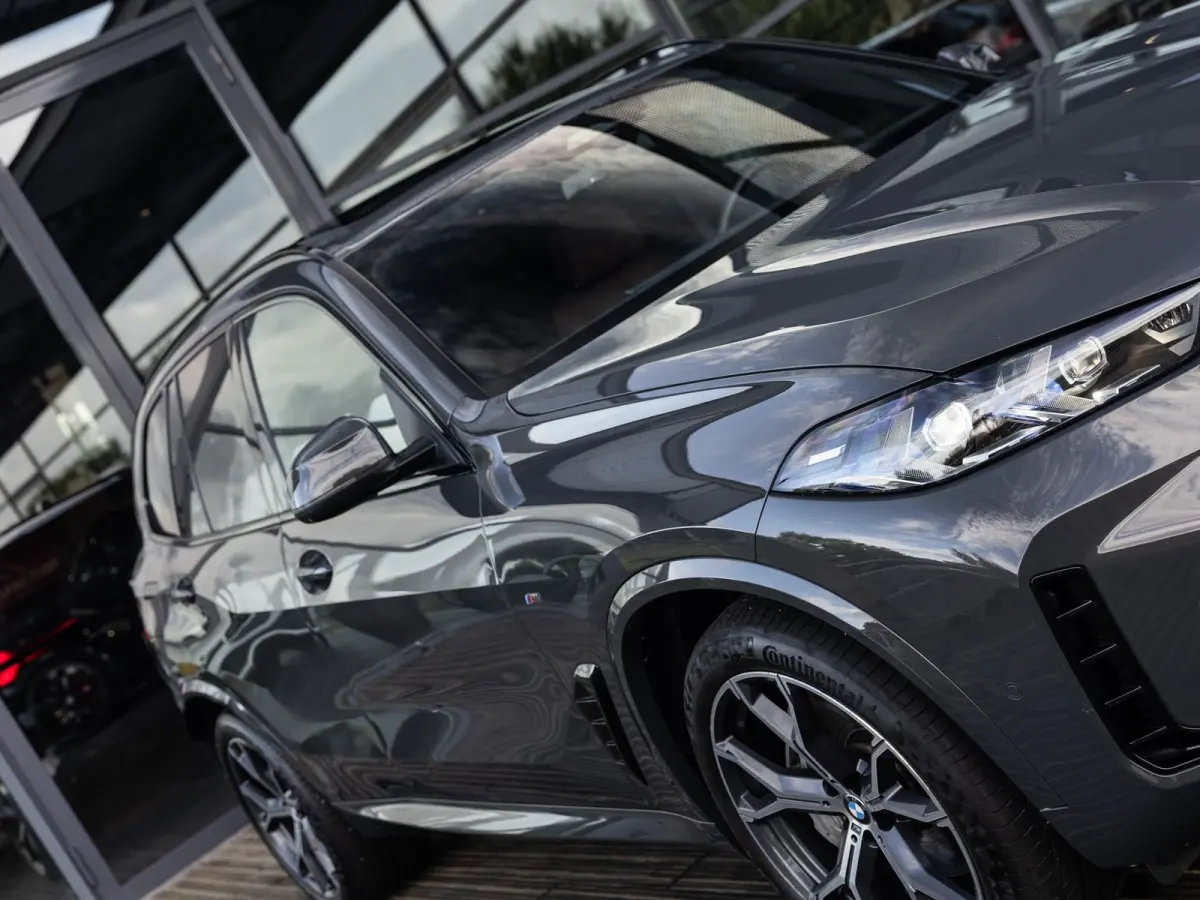 xDrive50e | DRAVITGRAU | ACHTERAS BESTURING | PANORAMADAK | TREKHAAK | SOFTCLOSE | STOELVENTILATIE | STOELVERWARMING | HARMAN KARDON | INTEGRAL ACTIVE STEERING | STOELMASSAGE | MEMORY | NL A