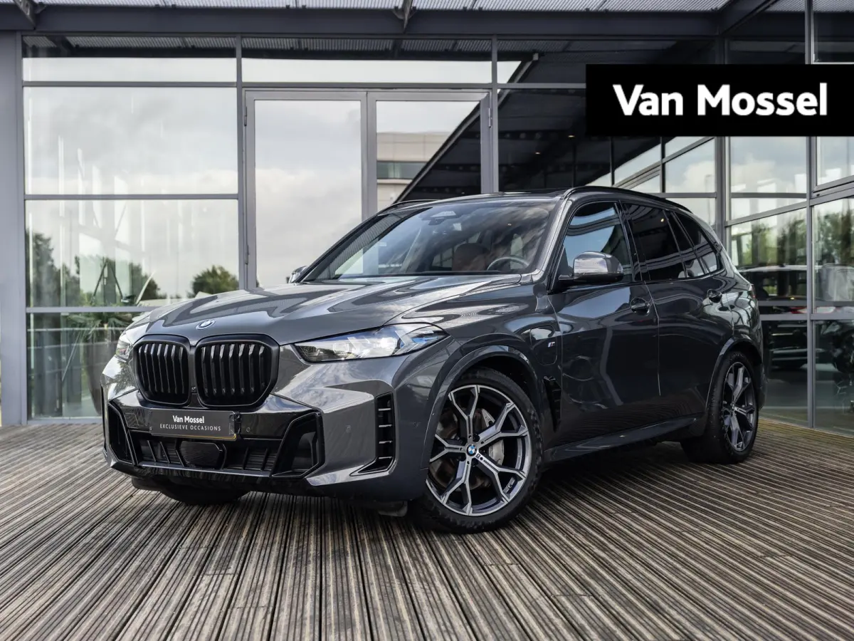 xDrive50e | DRAVITGRAU | ACHTERAS BESTURING | PANORAMADAK | TREKHAAK | SOFTCLOSE | STOELVENTILATIE | STOELVERWARMING | HARMAN KARDON | INTEGRAL ACTIVE STEERING | STOELMASSAGE | MEMORY | NL A