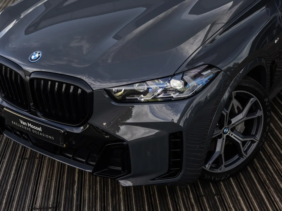 xDrive50e | DRAVITGRAU | ACHTERAS BESTURING | PANORAMADAK | TREKHAAK | SOFTCLOSE | STOELVENTILATIE | STOELVERWARMING | HARMAN KARDON | INTEGRAL ACTIVE STEERING | STOELMASSAGE | MEMORY | NL A