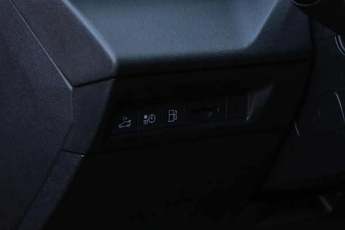 1.6 240PK PLUG-IN HYBRID GT EXCLUSIVE | ACTIERADIUS ELEK. WLTP 81-85KM | PANORAMA SCHUIF/KANTEL DAK | ELEKTRISCH VERSTELBARE VOORSTOELEN MET MASSAGE FUNCTIE | VOORSTOELEN VERWARMBAAR | STUUR