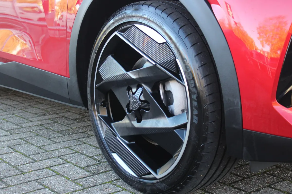1.6 240PK PLUG-IN HYBRID GT EXCLUSIVE | ACTIERADIUS ELEK. WLTP 81-85KM | PANORAMA SCHUIF/KANTEL DAK | ELEKTRISCH VERSTELBARE VOORSTOELEN MET MASSAGE FUNCTIE | VOORSTOELEN VERWARMBAAR | STUUR