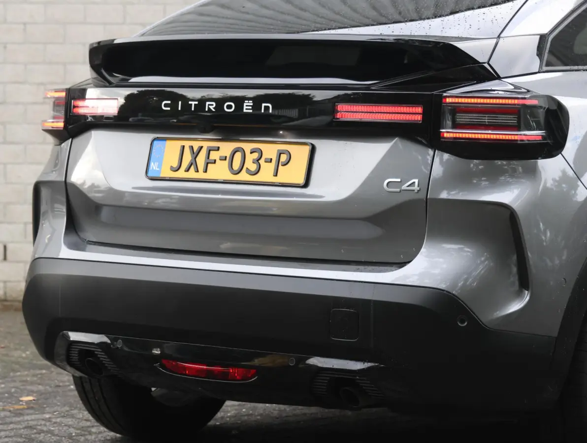 1.2 Hybrid 145pk Max | Navigatie | Stoelverwarming | Draadloos Apple Carplay en Android Auto | Camera