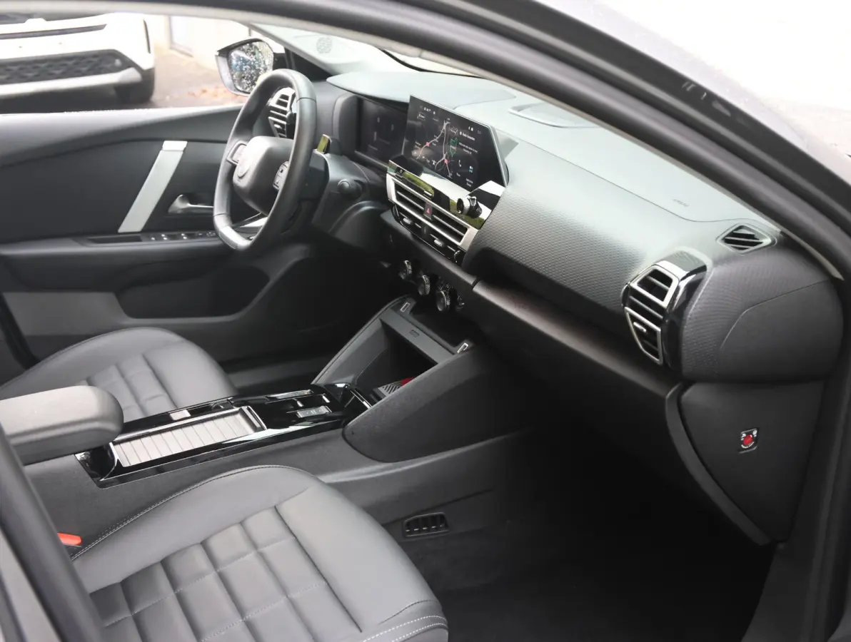 1.2 Hybrid 145pk Max | Navigatie | Stoelverwarming | Draadloos Apple Carplay en Android Auto | Camera