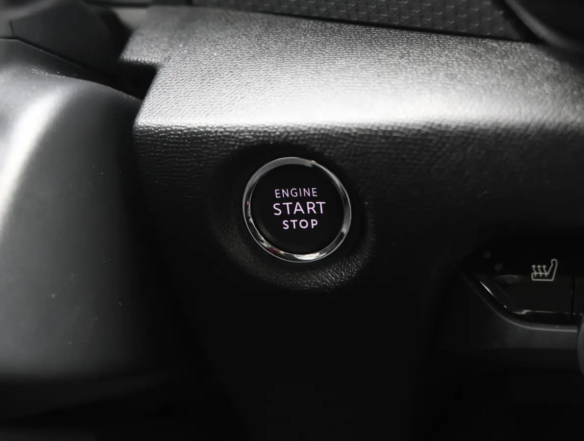 1.2 Hybrid 145pk Max | Navigatie | Stoelverwarming | Draadloos Apple Carplay en Android Auto | Camera