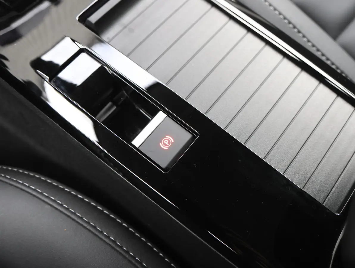 1.2 Hybrid 145pk Max | Navigatie | Stoelverwarming | Draadloos Apple Carplay en Android Auto | Camera
