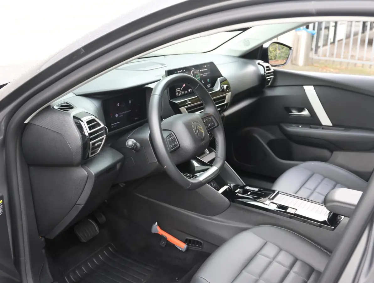 1.2 Hybrid 145pk Max | Navigatie | Stoelverwarming | Draadloos Apple Carplay en Android Auto | Camera