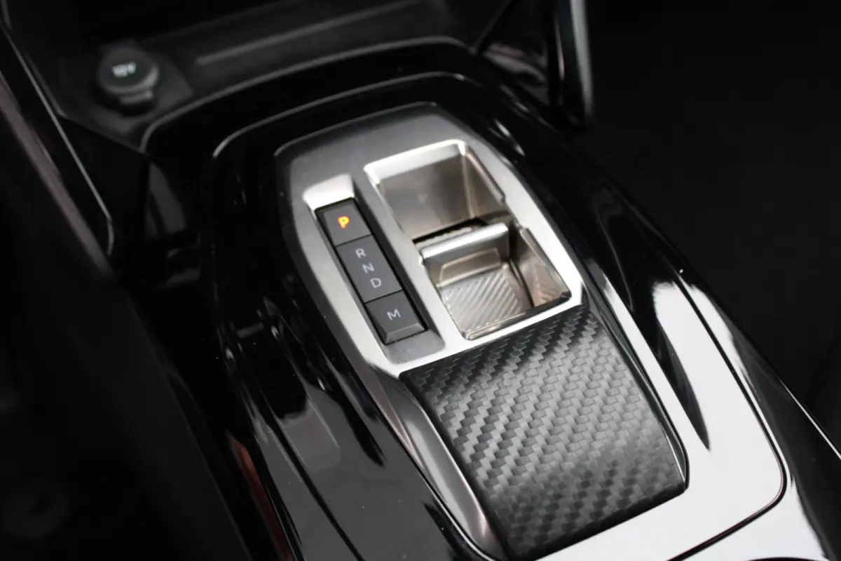 1.2 Hybrid 110 e-DCS6 Allure | Automaat | Navigatie | Camera voor + achter | Apple carplay | Adaptieve cruise control |