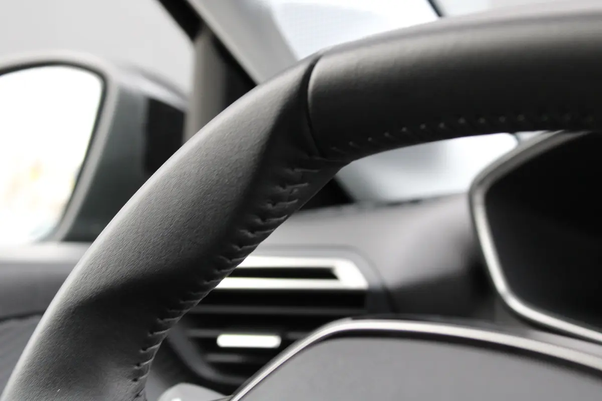 1.2 Hybrid 110 e-DCS6 Allure | Automaat | Navigatie | Camera voor + achter | Apple carplay | Adaptieve cruise control |