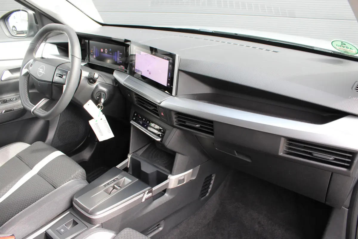 GS 44 kWh | Fase 3 laden | Stoelverwarming | Navigatie | Camera | NL auto | 15.000km |