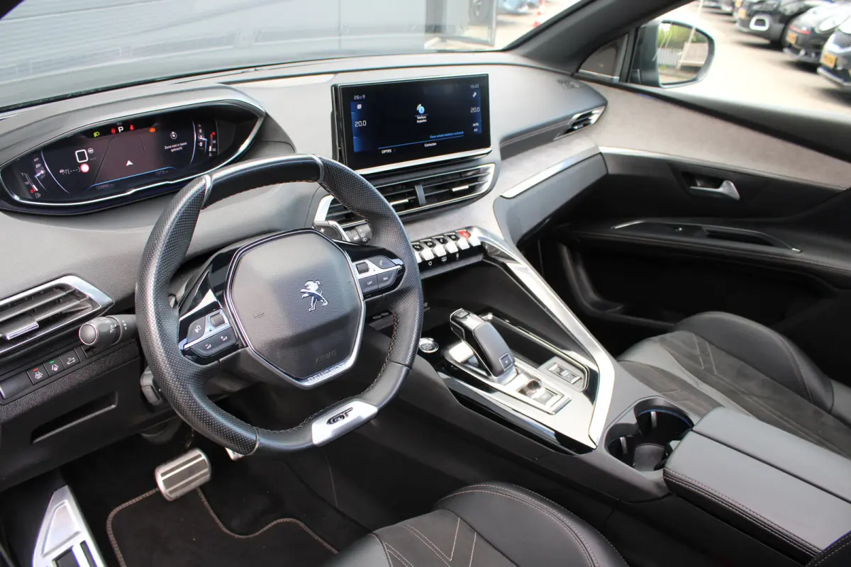 1.2 PureTech EAT8 GT | Automaat | Navigatie | Camera | Panorama/schuifdak | Focal | Elektrische achterklep |
