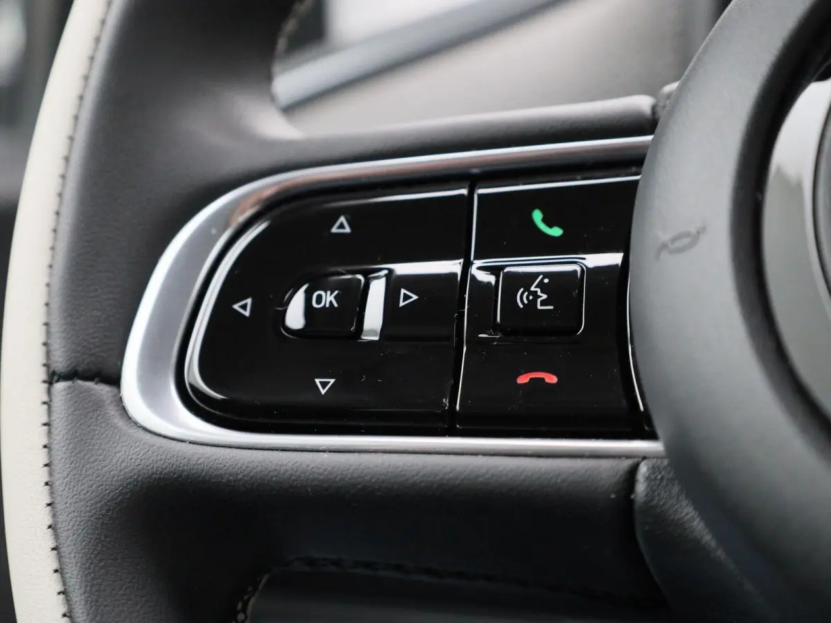 500e 42 kWh La Prima by Bocelli | ACHTERUITRIJCAMERA | STOELVERWARMING | APPLE CARPLAY - ANDROID AUTO | LEDER | CRUISE CONTROL | CLIMATE CONTROL |