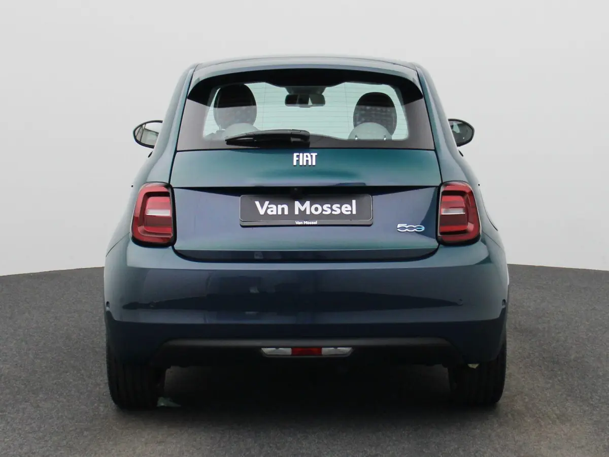 500e 42 kWh La Prima by Bocelli | ACHTERUITRIJCAMERA | STOELVERWARMING | APPLE CARPLAY - ANDROID AUTO | LEDER | CRUISE CONTROL | CLIMATE CONTROL |