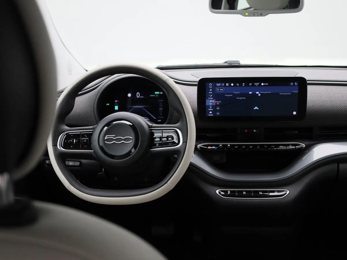 500e 42 kWh La Prima by Bocelli | ACHTERUITRIJCAMERA | STOELVERWARMING | APPLE CARPLAY - ANDROID AUTO | LEDER | CRUISE CONTROL | CLIMATE CONTROL |