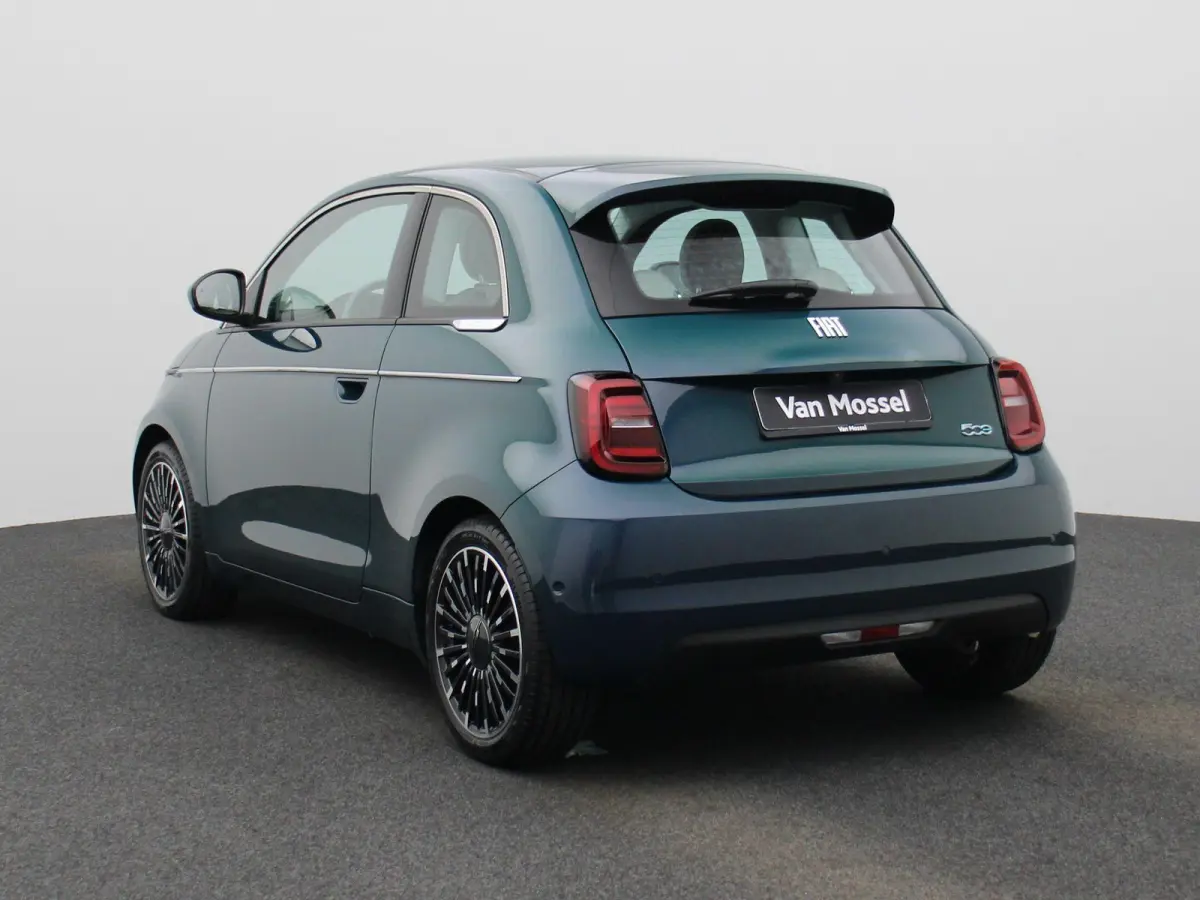 500e 42 kWh La Prima by Bocelli | ACHTERUITRIJCAMERA | STOELVERWARMING | APPLE CARPLAY - ANDROID AUTO | LEDER | CRUISE CONTROL | CLIMATE CONTROL |