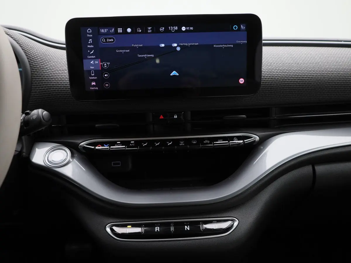 500e 42 kWh La Prima by Bocelli | ACHTERUITRIJCAMERA | STOELVERWARMING | APPLE CARPLAY - ANDROID AUTO | LEDER | CRUISE CONTROL | CLIMATE CONTROL |