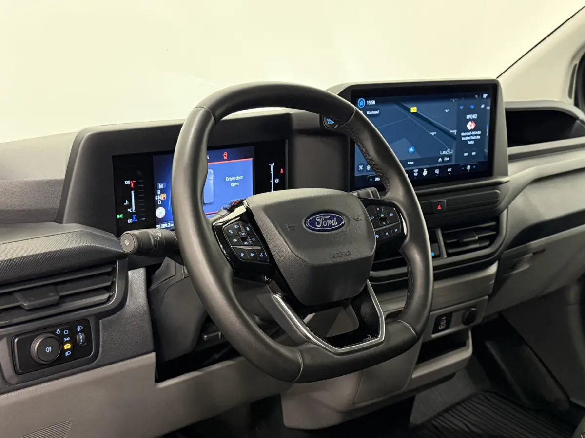 300 2.0 TDCI L2H1 EC Sport Nieuw Model Automaat Apple CarPlay Adaptive Cruise Control Navigatie Parkeersensoren Lichtmetalen velgen Trekhaak Camera Climate Control